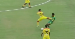 Pogledajte stravičan prekršaj u indonezijskoj ligi (VIDEO)